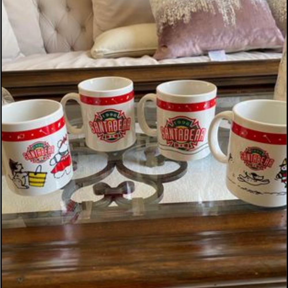 Marshall Field Beautiful, NEW IN BOX, FIRE DEPARTMENT cups with SANTA BEAR. 🌻🌻